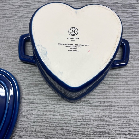 Martha Stewart Navy Heart Casserole Dish - Picture 5 of 6